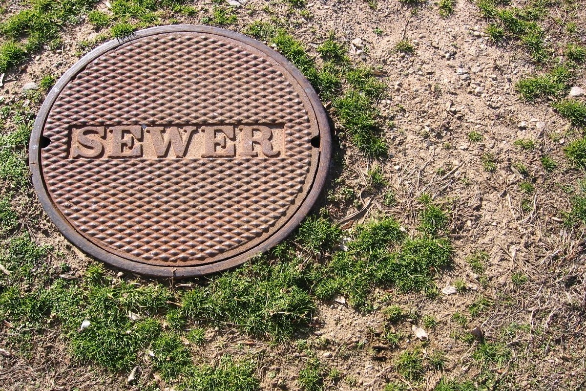 7 Symptoms Of A Broken Sewer Line - UnclogADrain.com